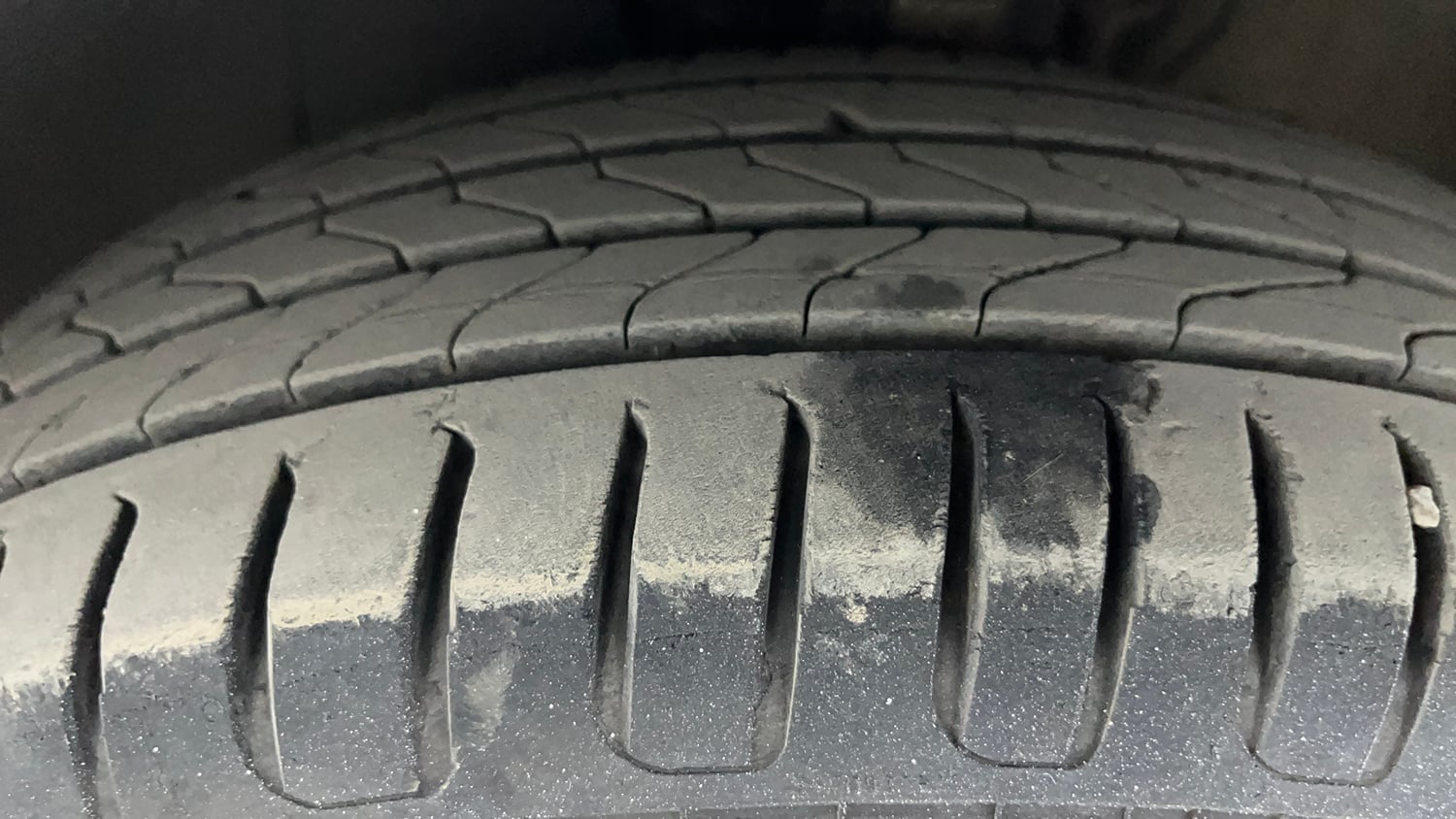 Used 2020 Volkswagen Ameo Trendline 1.5L (D) Diesel Manual tyres LEFT FRONT TYRE TREAD VIEW