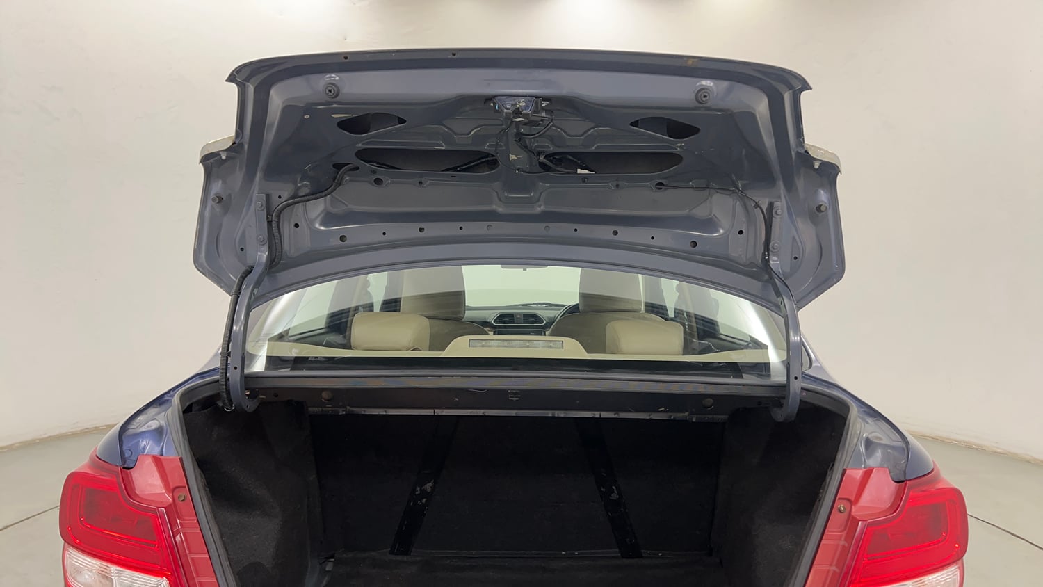 Used 2018 Maruti Suzuki Dzire VXi Petrol Manual interior DICKY DOOR OPEN VIEW