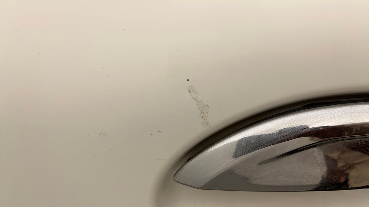 Used 2020 Renault Kwid 1.0 RXT AMT Opt Petrol Automatic dents MINOR DENT
