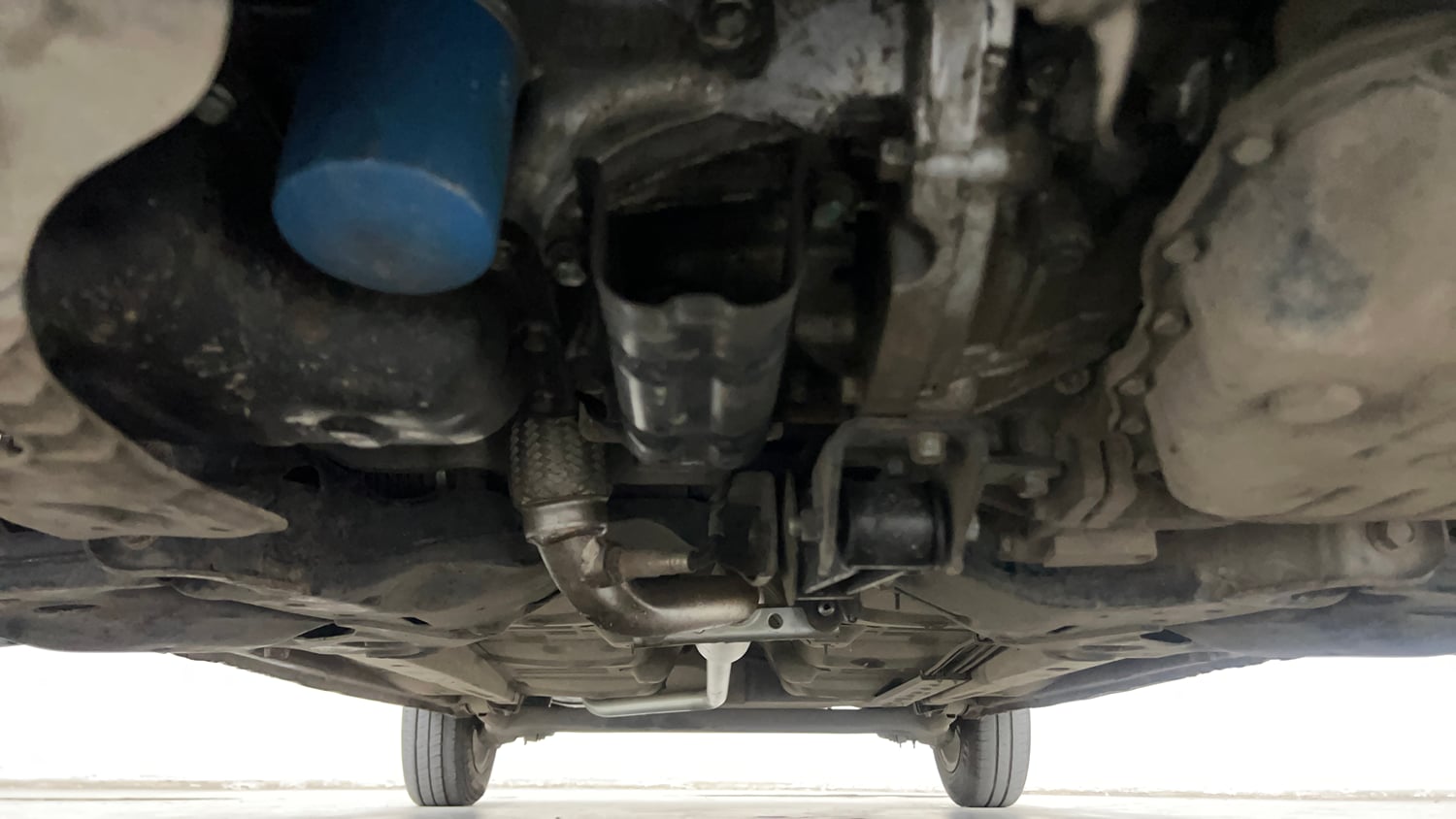 Used 2013 Hyundai i10 Sportz 1.2 AT Kappa2 Petrol Automatic extra FRONT LEFT UNDERBODY VIEW