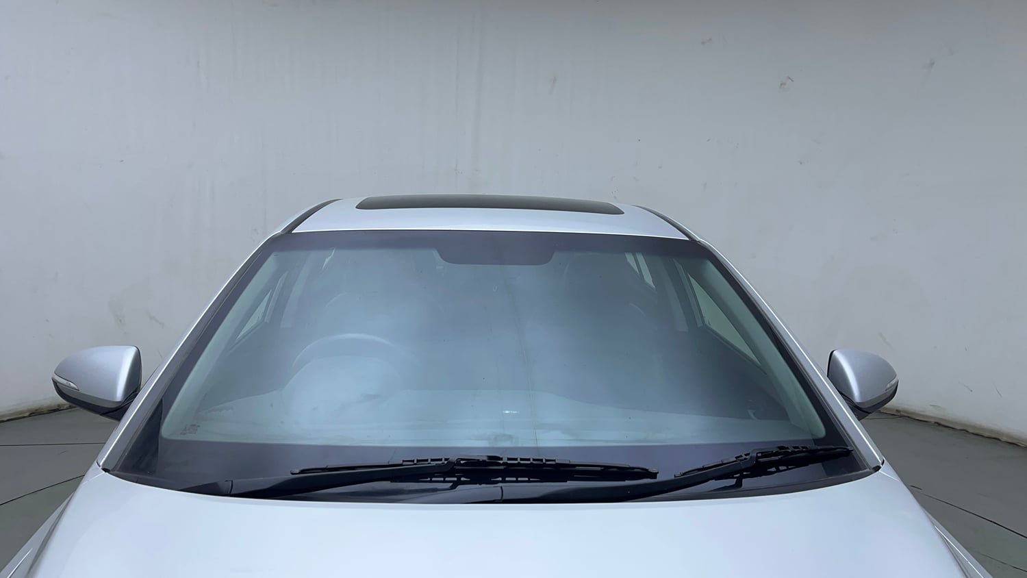 Used 2017 Hyundai Elantra 2.0 SX (O) AT Petrol Automatic exterior FRONT WINDSHIELD VIEW