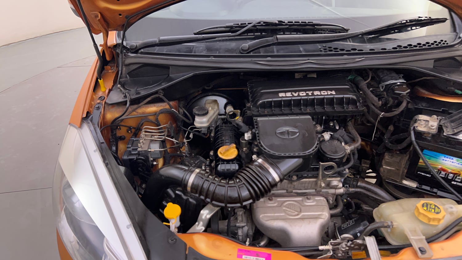 Used 2018 Tata Tiago Revotron XZ Petrol Manual engine ENGINE RIGHT SIDE HINGE & APRON VIEW