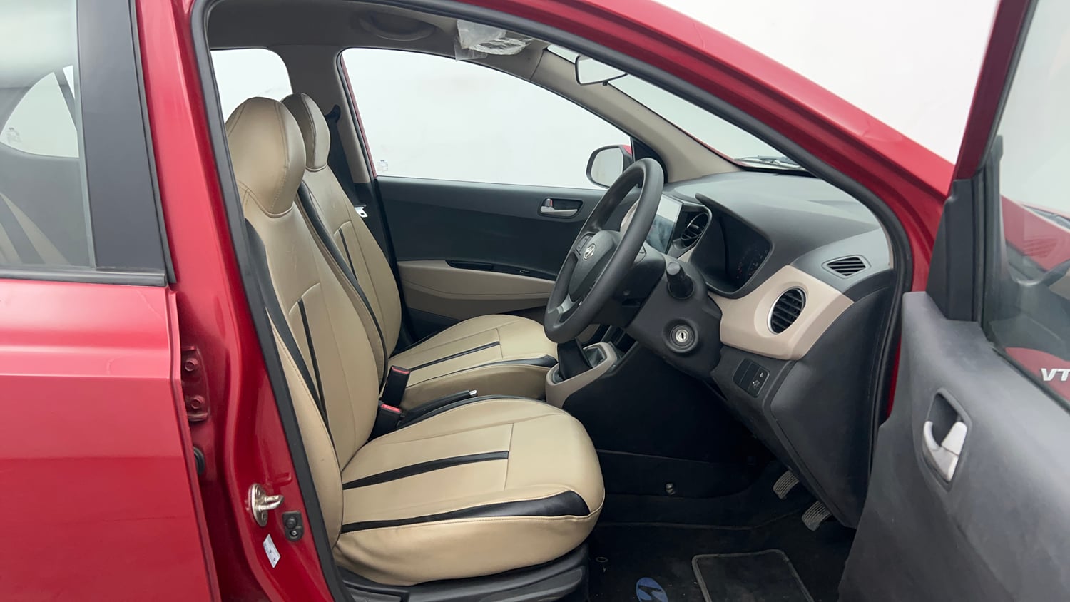 Used 2014 Hyundai Xcent SX 1.2 (O) Petrol Manual interior RIGHT SIDE FRONT DOOR CABIN VIEW