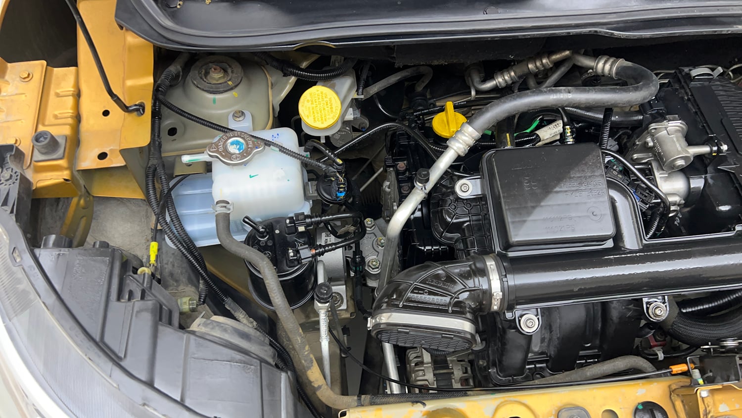 Used 2020 Renault Triber RXZ Petrol Manual engine ENGINE RIGHT SIDE VIEW