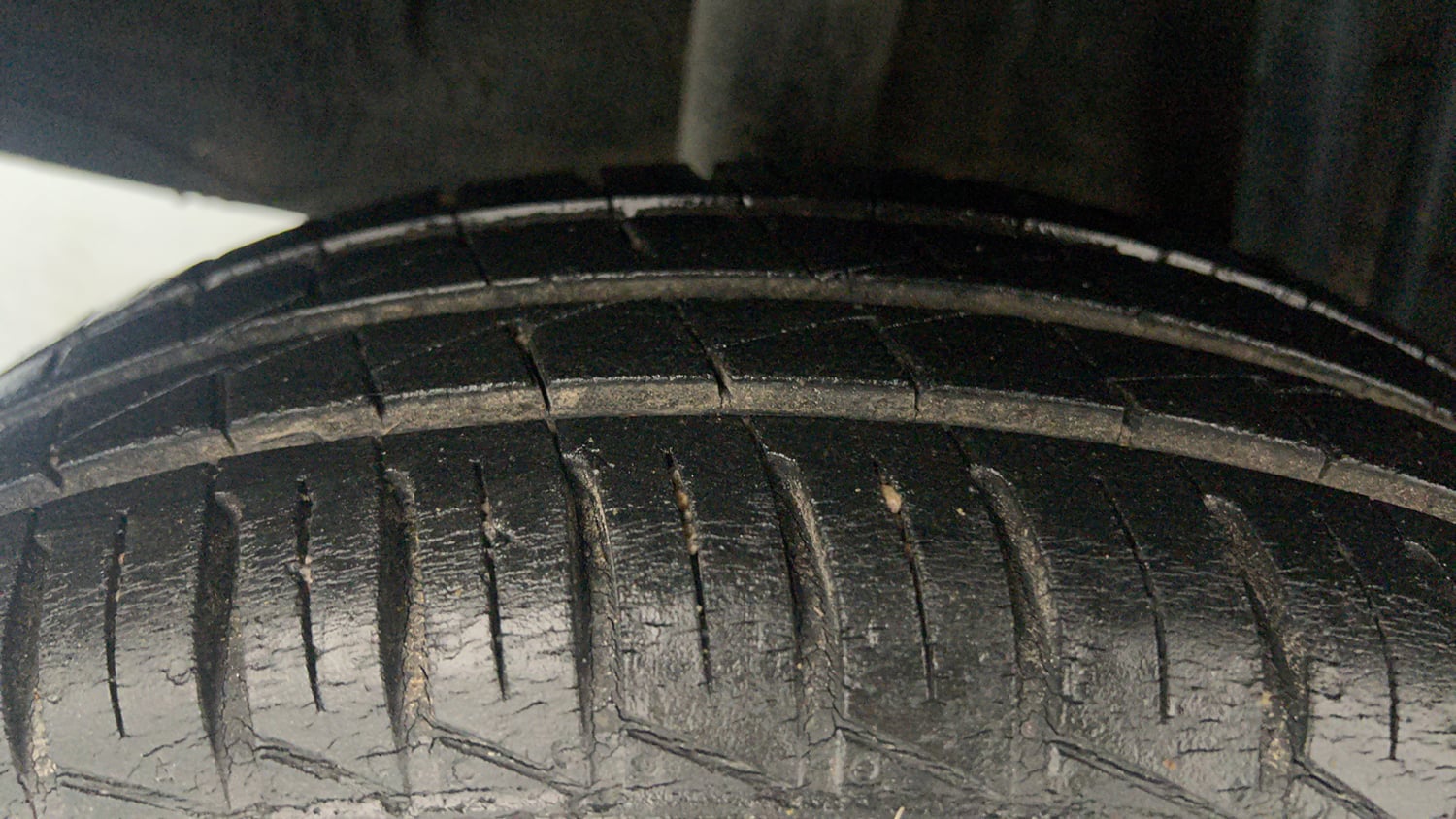 Used 2021 Renault Kwid RXT 1.0 (O) Petrol Manual tyres RIGHT REAR TYRE TREAD VIEW
