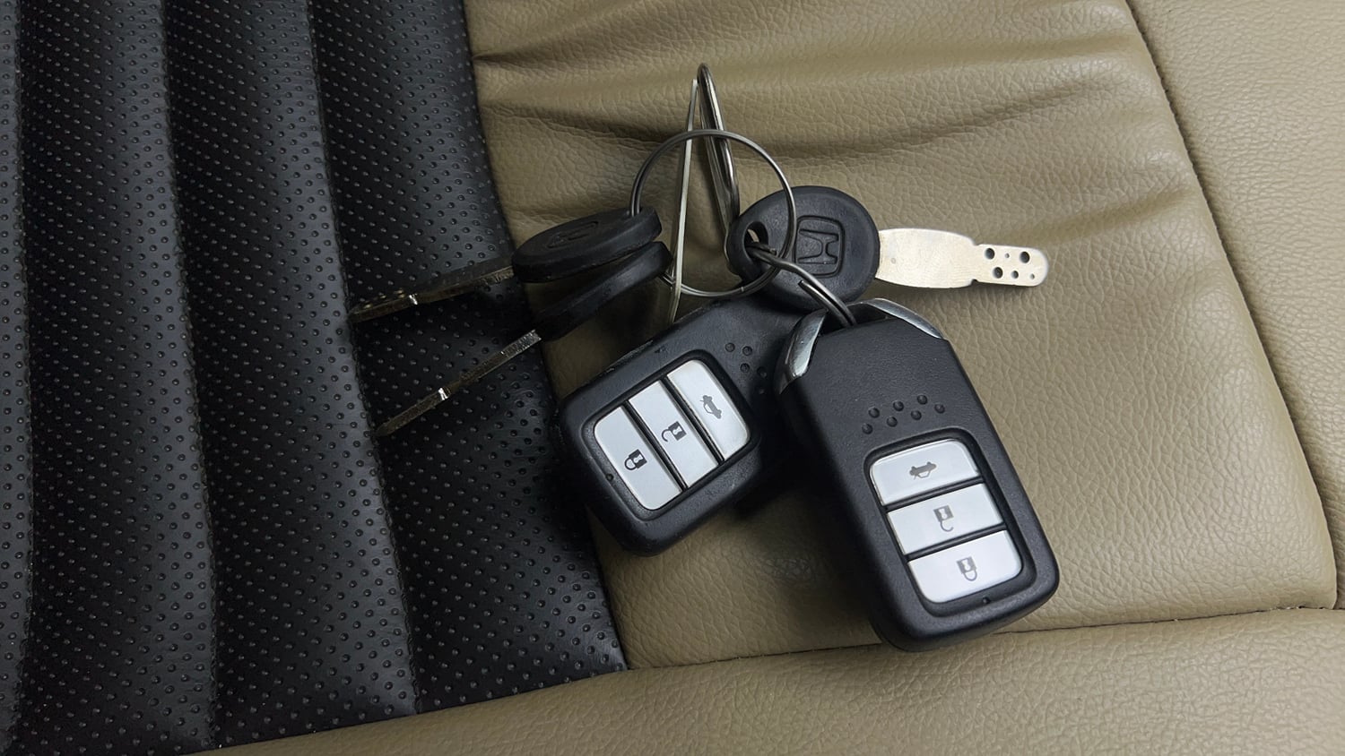 Used 2017 Honda City V Petrol Petrol Manual extra CAR KEY VIEW