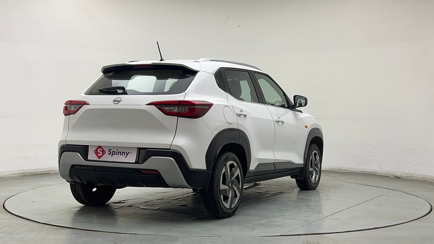 Used 2021 Nissan Magnite XE Petrol Manual exterior RIGHT REAR CORNER VIEW