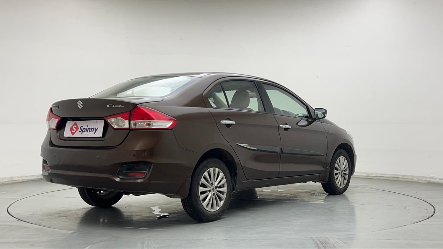 Used 2016 Maruti Suzuki Ciaz ZXi Petrol Manual exterior RIGHT REAR CORNER VIEW