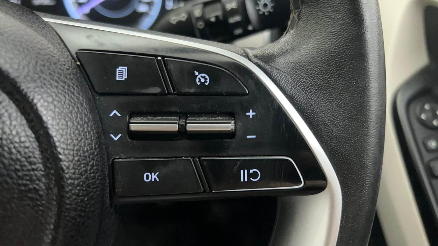 Used 2023 Hyundai Creta SX 1.5 Petrol Petrol Manual top_features Cruise control