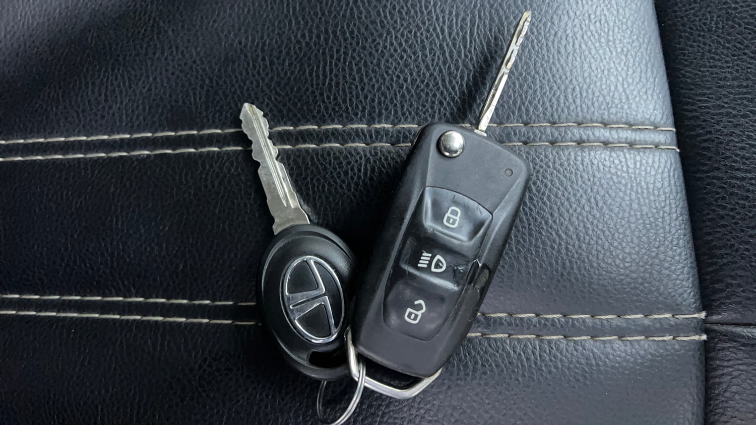 Used 2019 Tata Tiago Revotron XZA Petrol Automatic extra CAR KEY VIEW