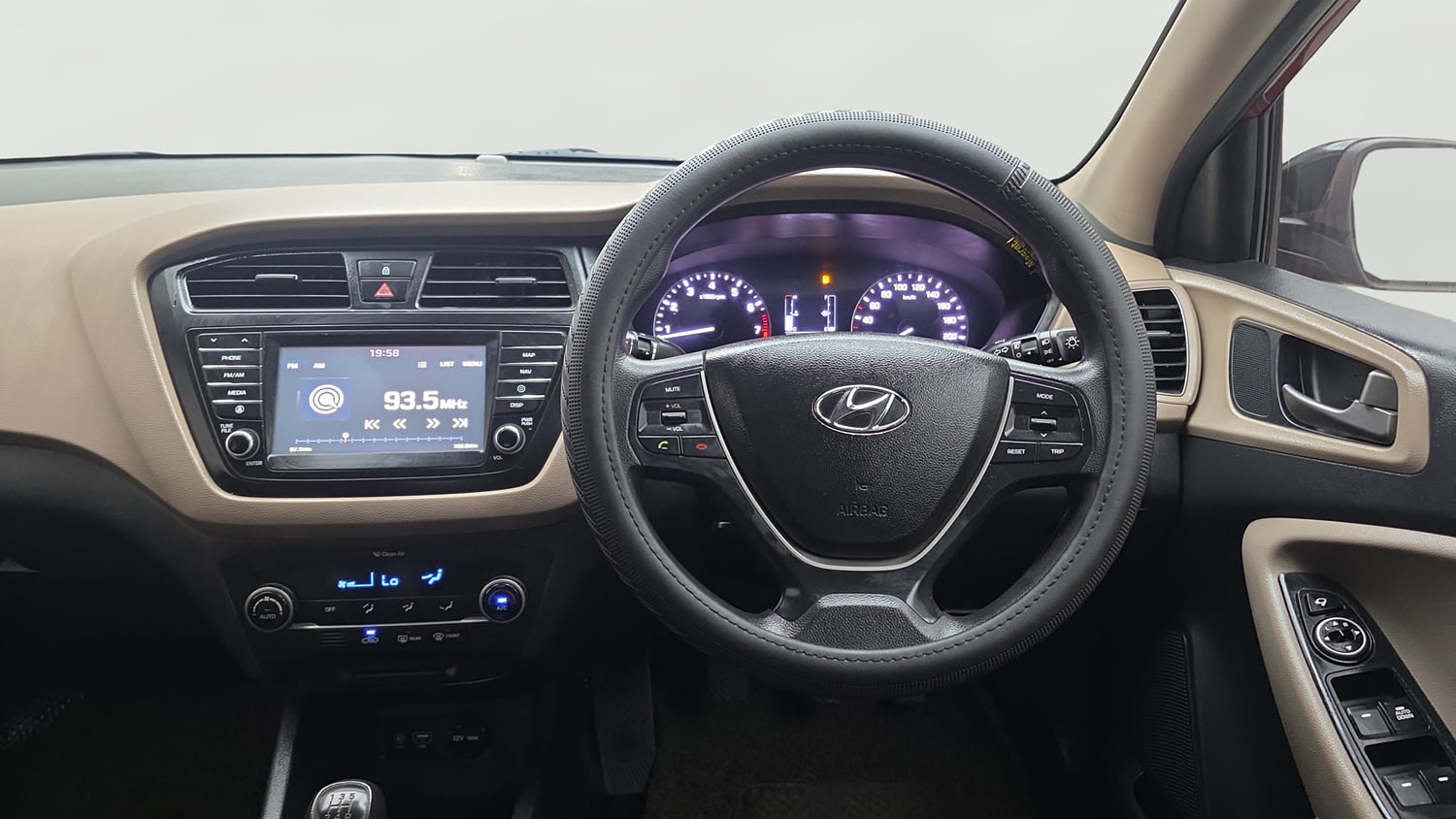 Used 2017 Hyundai Elite i20 Asta 1.2 Petrol Manual interior STEERING VIEW
