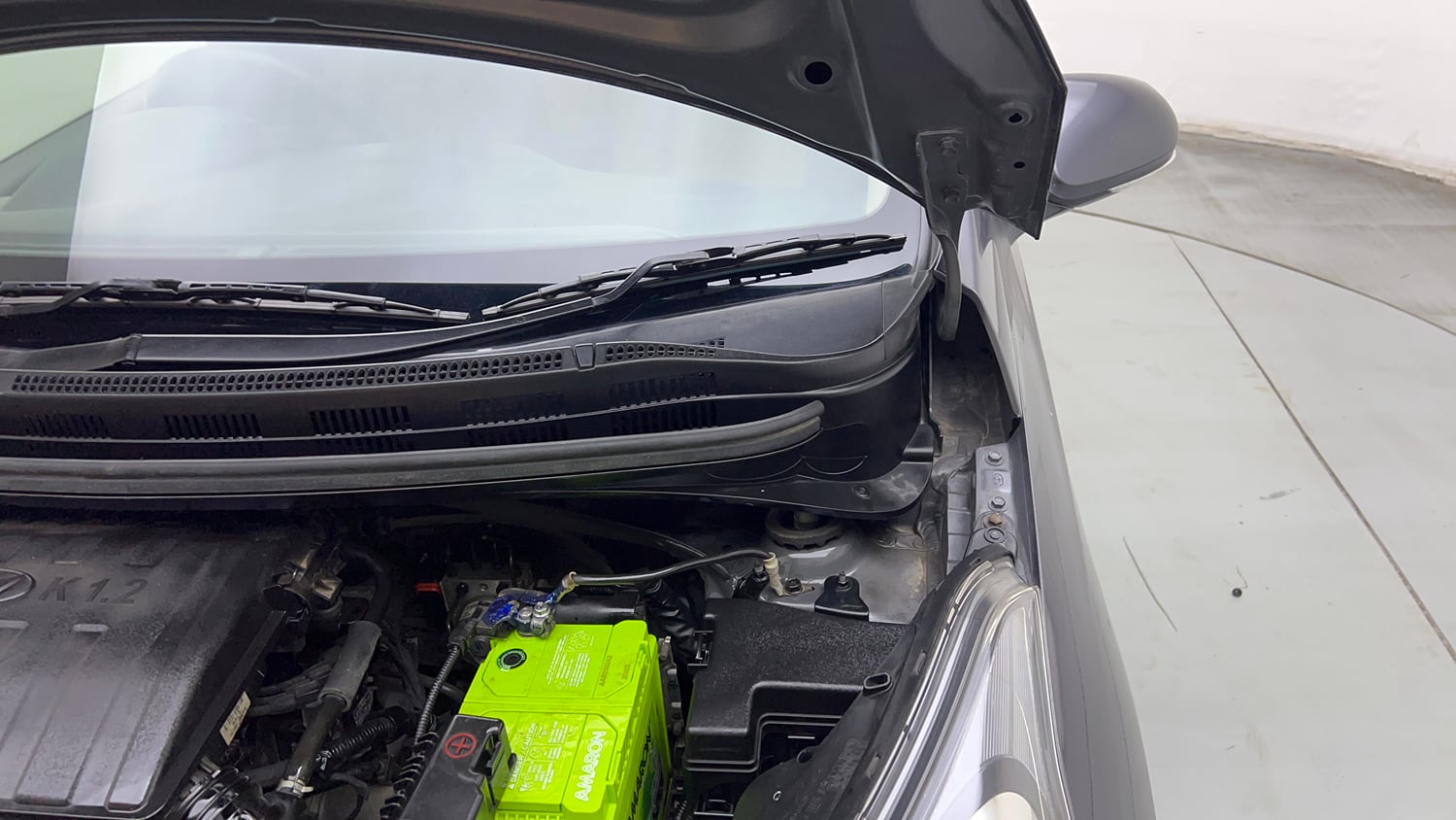 Used 2017 Hyundai Xcent SX Petrol Manual engine ENGINE LEFT SIDE HINGE & APRON VIEW