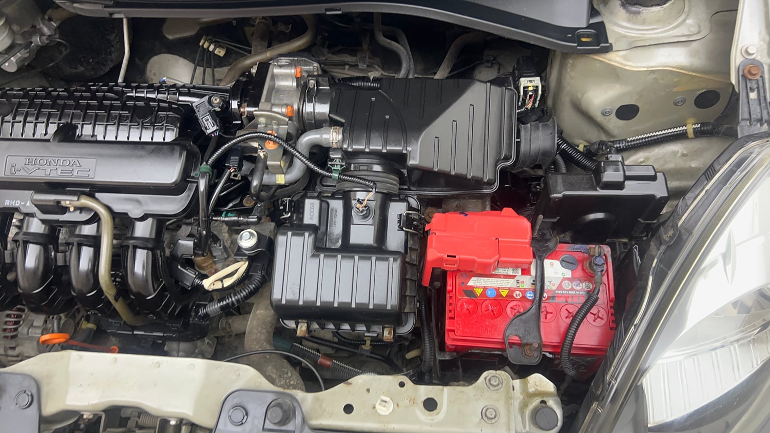 Used 2015 Honda Amaze 1.2 VX AT i-VTEC Petrol Automatic engine ENGINE LEFT SIDE VIEW
