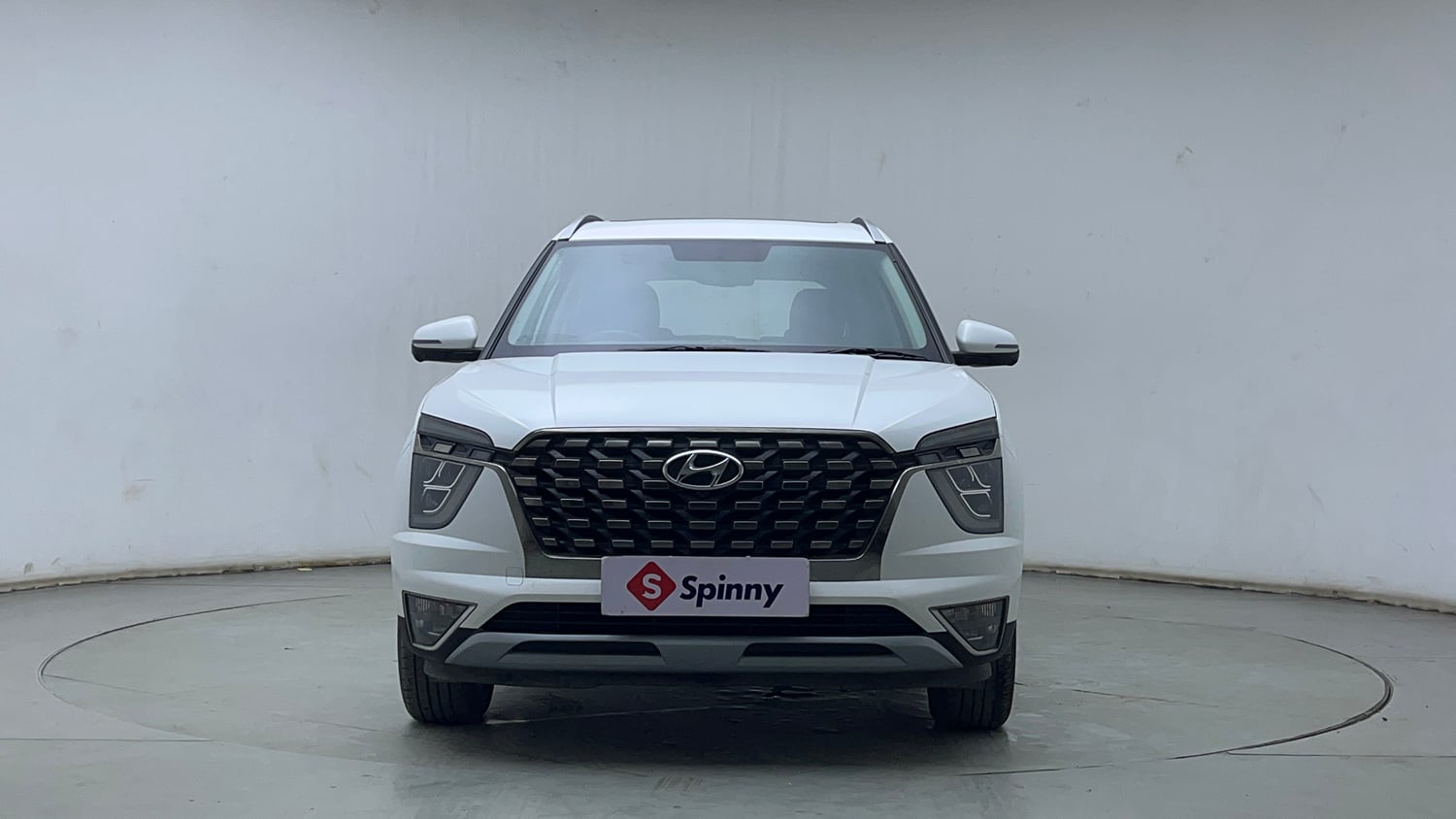 Used 2022 Hyundai Alcazar Platinum (O) 7 Seater 1.5 Diesel AT Diesel Automatic exterior FRONT VIEW
