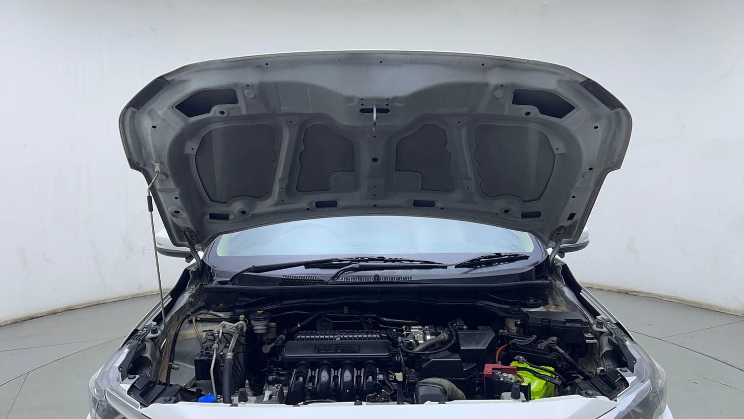 Used 2023 Honda Amaze VX 1.2 Petrol CVT Petrol Automatic engine ENGINE & BONNET OPEN FRONT VIEW