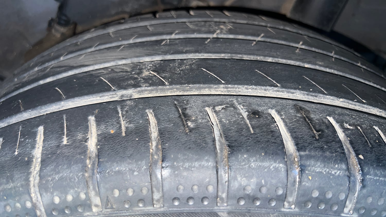 Used 2019 Hyundai Venue SX Plus 1.0 Turbo DCT Petrol Automatic tyres LEFT REAR TYRE TREAD VIEW