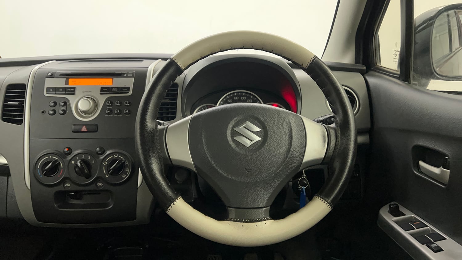 Used 2012 Maruti Suzuki Wagon R 1.0 VXi Petrol Manual interior STEERING VIEW