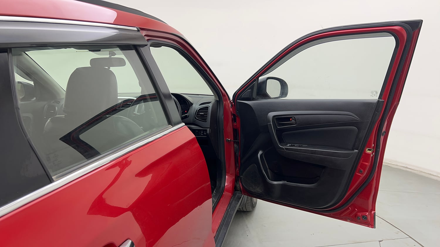 Used 2020 maruti-suzuki Vitara Brezza VXi Petrol Manual interior RIGHT FRONT DOOR OPEN VIEW