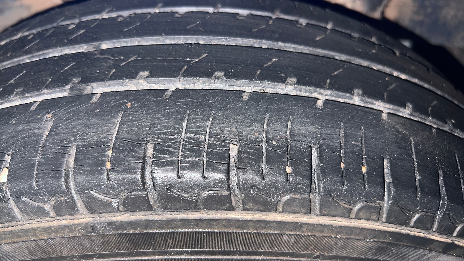 Used 2019 Hyundai Santro Asta Petrol Manual tyres LEFT REAR TYRE TREAD VIEW