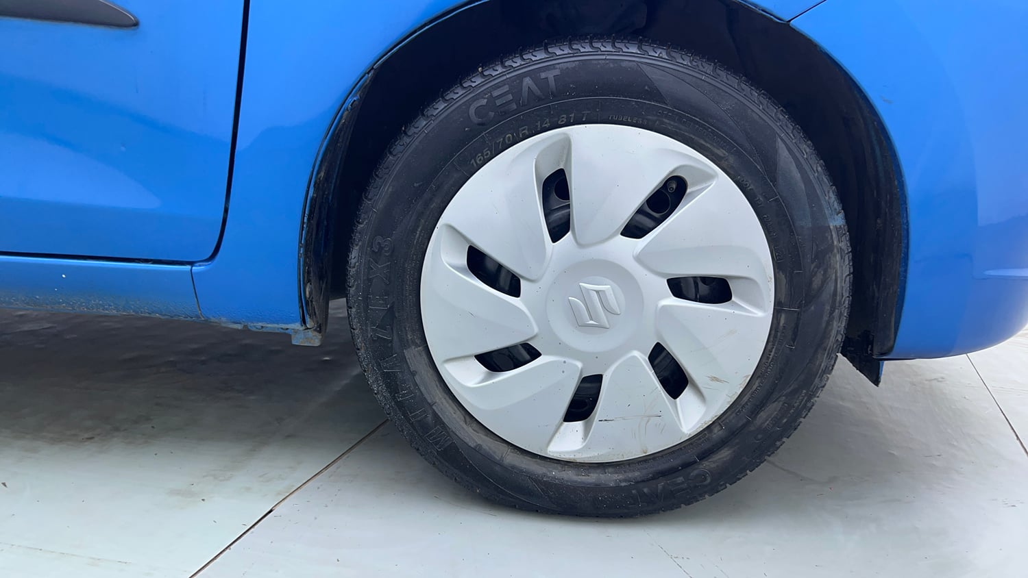 Used 2016 Maruti Suzuki Celerio ZXi AMT Petrol Automatic tyres RIGHT FRONT TYRE RIM VIEW