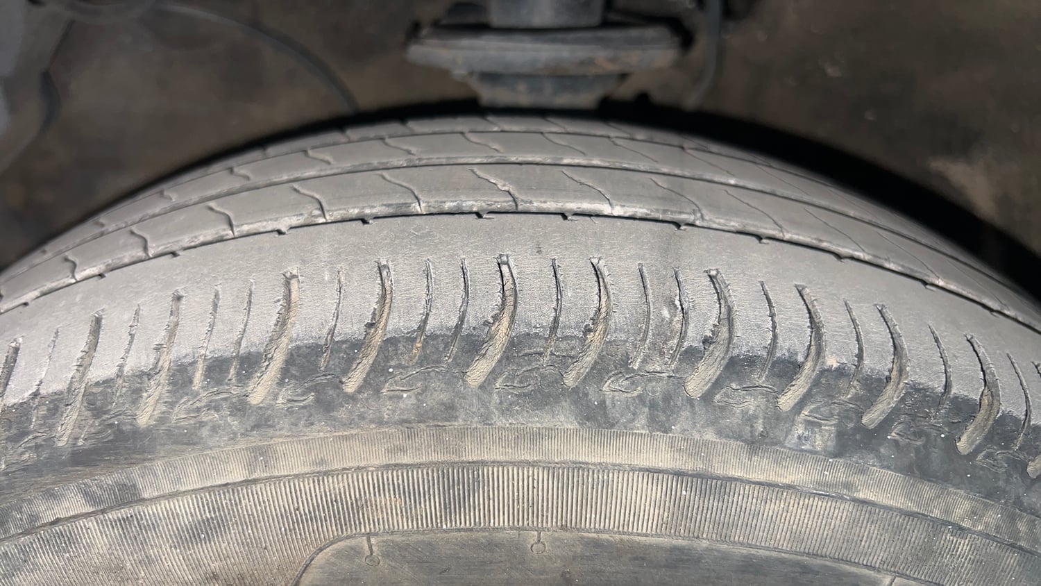 Used 2023 Maruti Suzuki S-Presso VXi Petrol Manual tyres LEFT FRONT TYRE TREAD VIEW