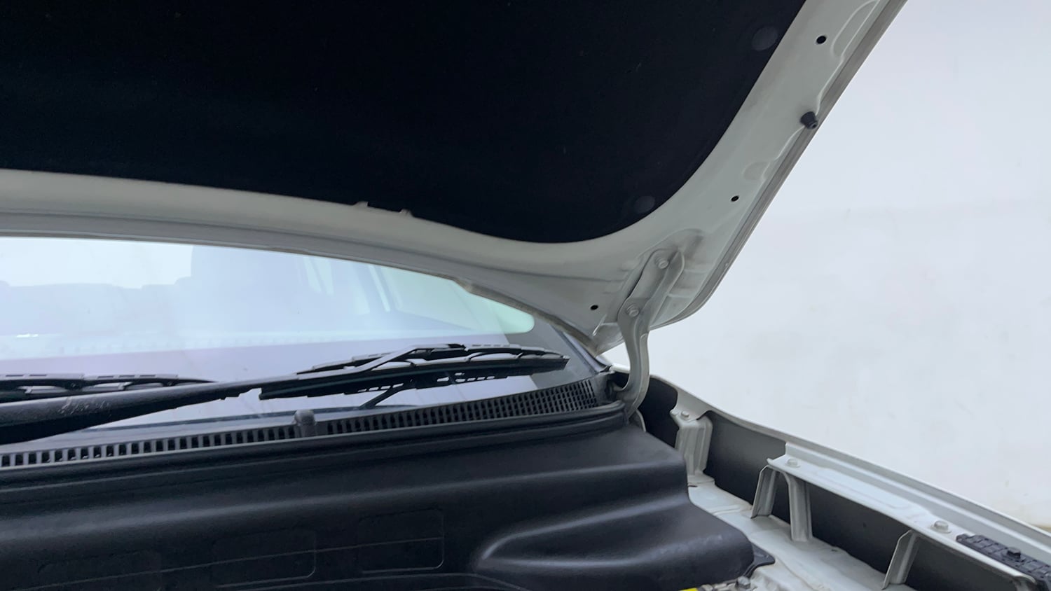 Used 2022 Hyundai Alcazar Platinum (O) 7 Seater 1.5 Diesel AT Diesel Automatic engine ENGINE LEFT SIDE HINGE & APRON VIEW