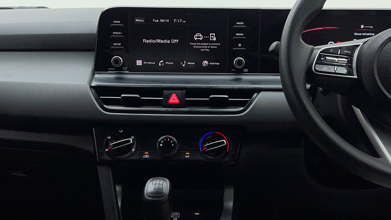 Used 2025 Kia Seltos HTE (O)1.5 Petrol MT Petrol Manual interior MUSIC SYSTEM & AC CONTROL VIEW