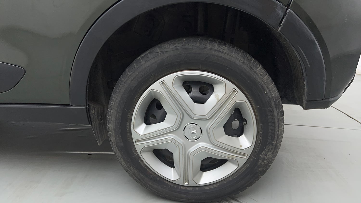 Used 2022 Tata Nexon XM (S) Petrol Manual tyres LEFT REAR TYRE RIM VIEW