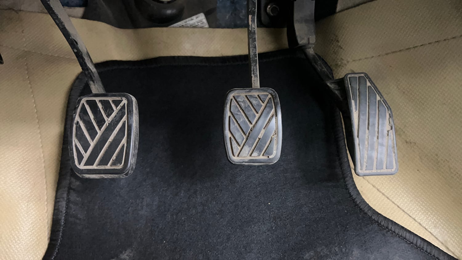 Used 2018 Maruti Suzuki Dzire VXi Petrol Manual interior PEDALS VIEW