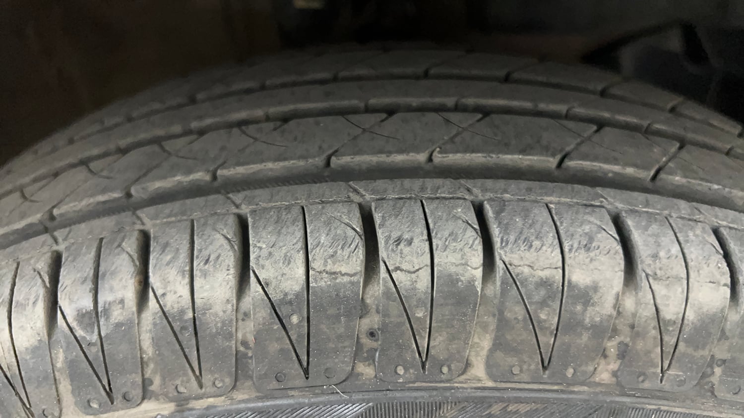 Used 2018 Honda Amaze 1.2 V MT Petrol Petrol Manual tyres RIGHT FRONT TYRE TREAD VIEW