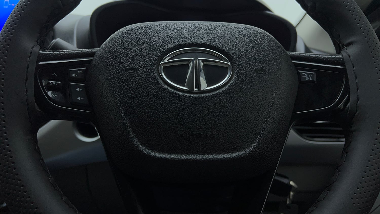 Used 2018 Tata Nexon XM Petrol Manual top_features Steering mounted controls