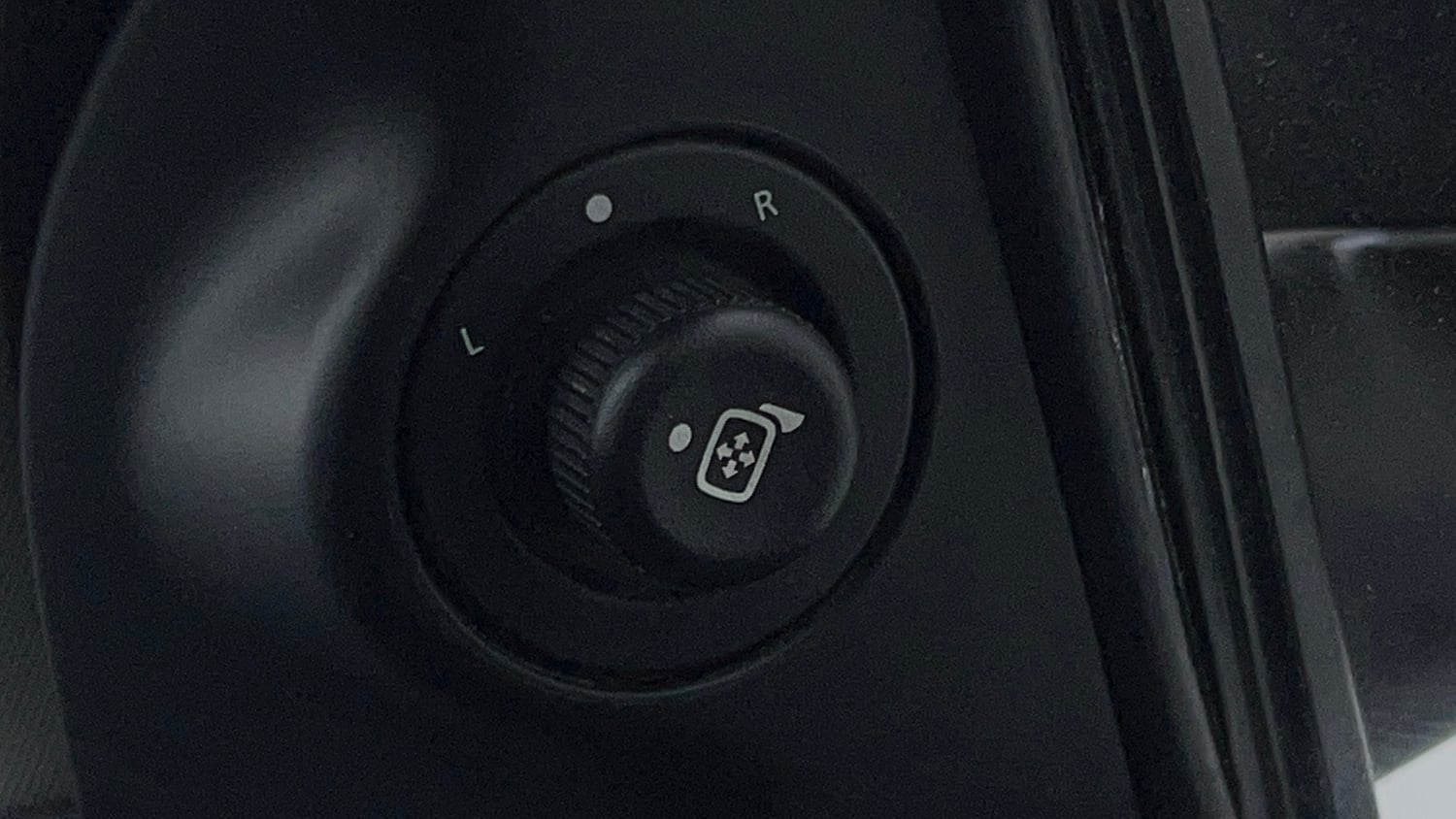 Used 2018 Tata Nexon XM Petrol Manual top_features Adjustable ORVM