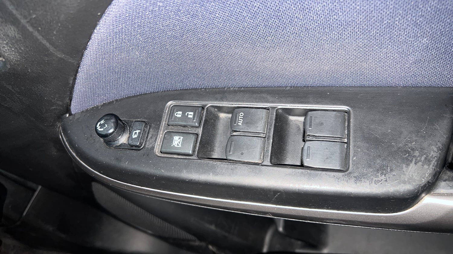 Used 2019 null Petrol Automatic top_features Anti pinch power windows
