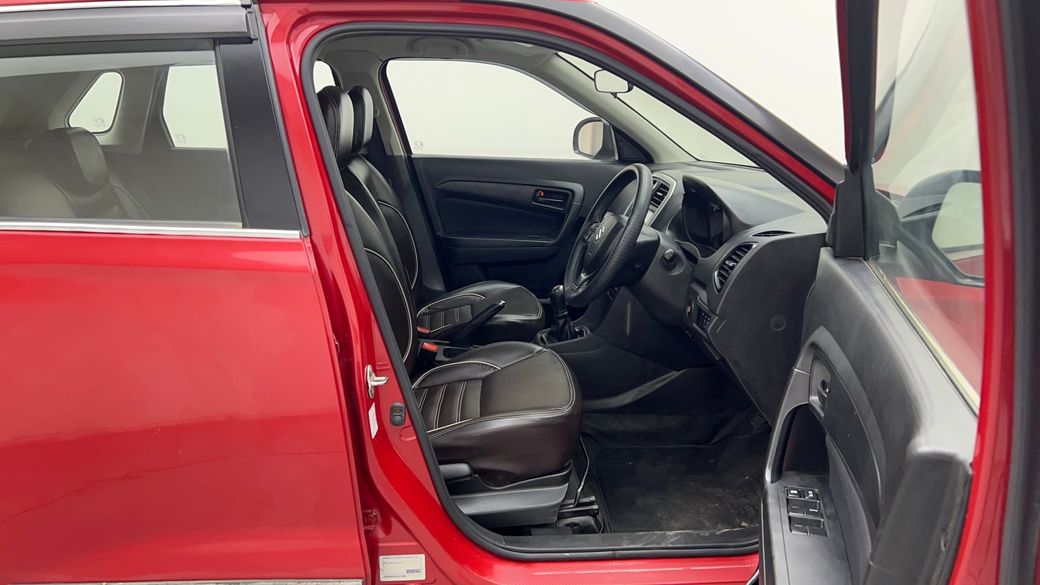 Used 2020 maruti-suzuki Vitara Brezza VXi Petrol Manual interior RIGHT SIDE FRONT DOOR CABIN VIEW