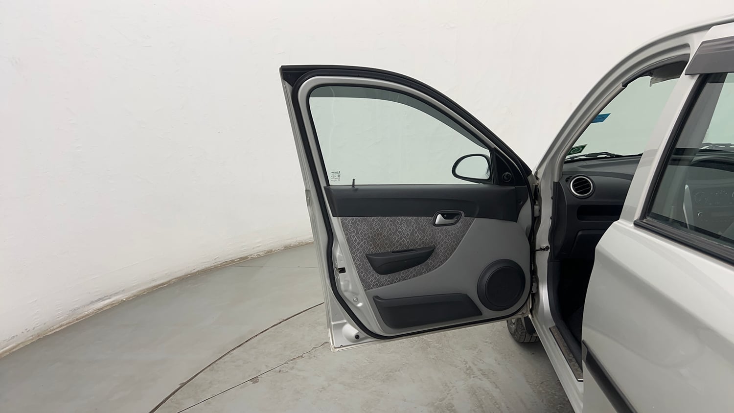 Used 2018 Maruti Suzuki Alto 800 VXi Petrol Manual interior LEFT FRONT DOOR OPEN VIEW