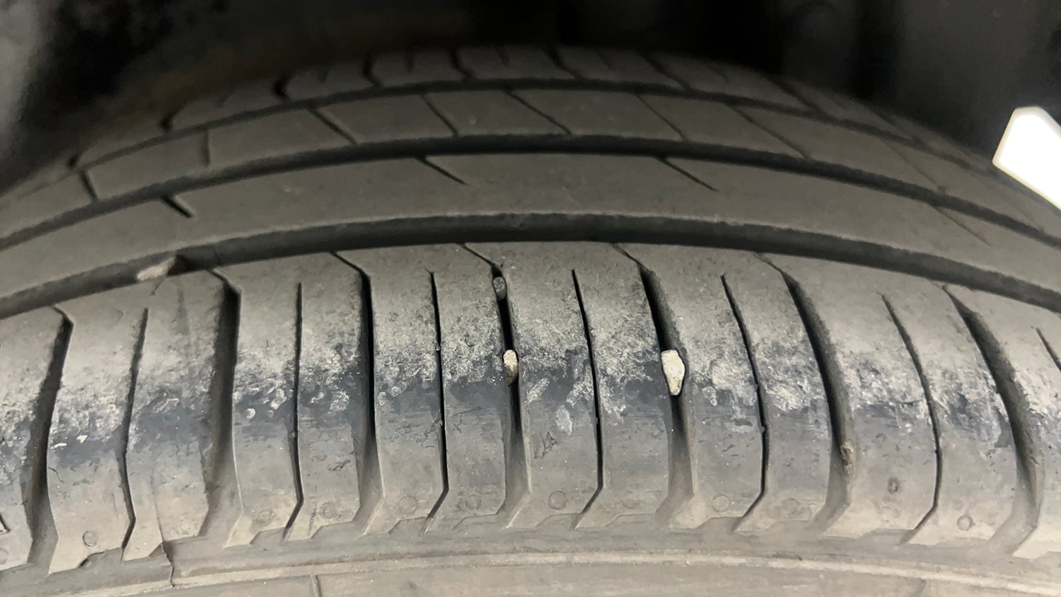 Used 2015 Maruti Suzuki Swift ZDi Diesel Manual tyres LEFT REAR TYRE TREAD VIEW