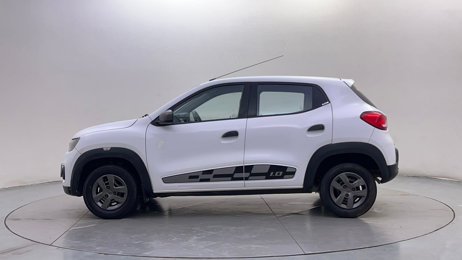 Used 2017 Renault Kwid 1.0 RXT Petrol Manual exterior LEFT SIDE VIEW
