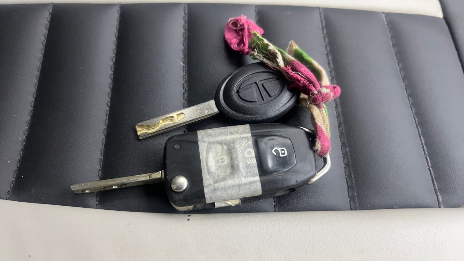 Used 2023 Tata Tiago XZA Plus Petrol Automatic extra CAR KEY VIEW