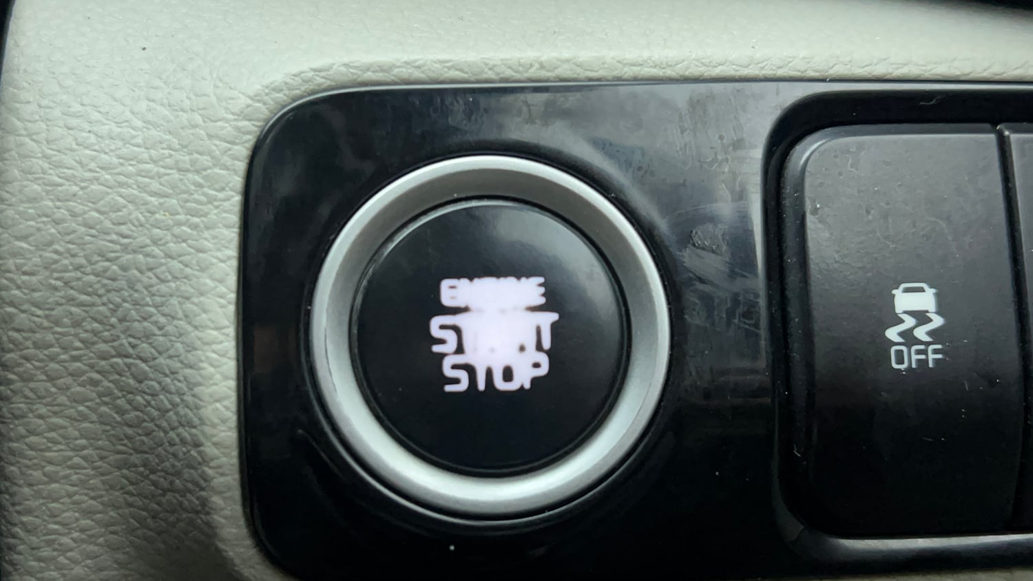 Used 2022 Kia Sonet HTX 1.5 AT Diesel Automatic top_features Keyless start
