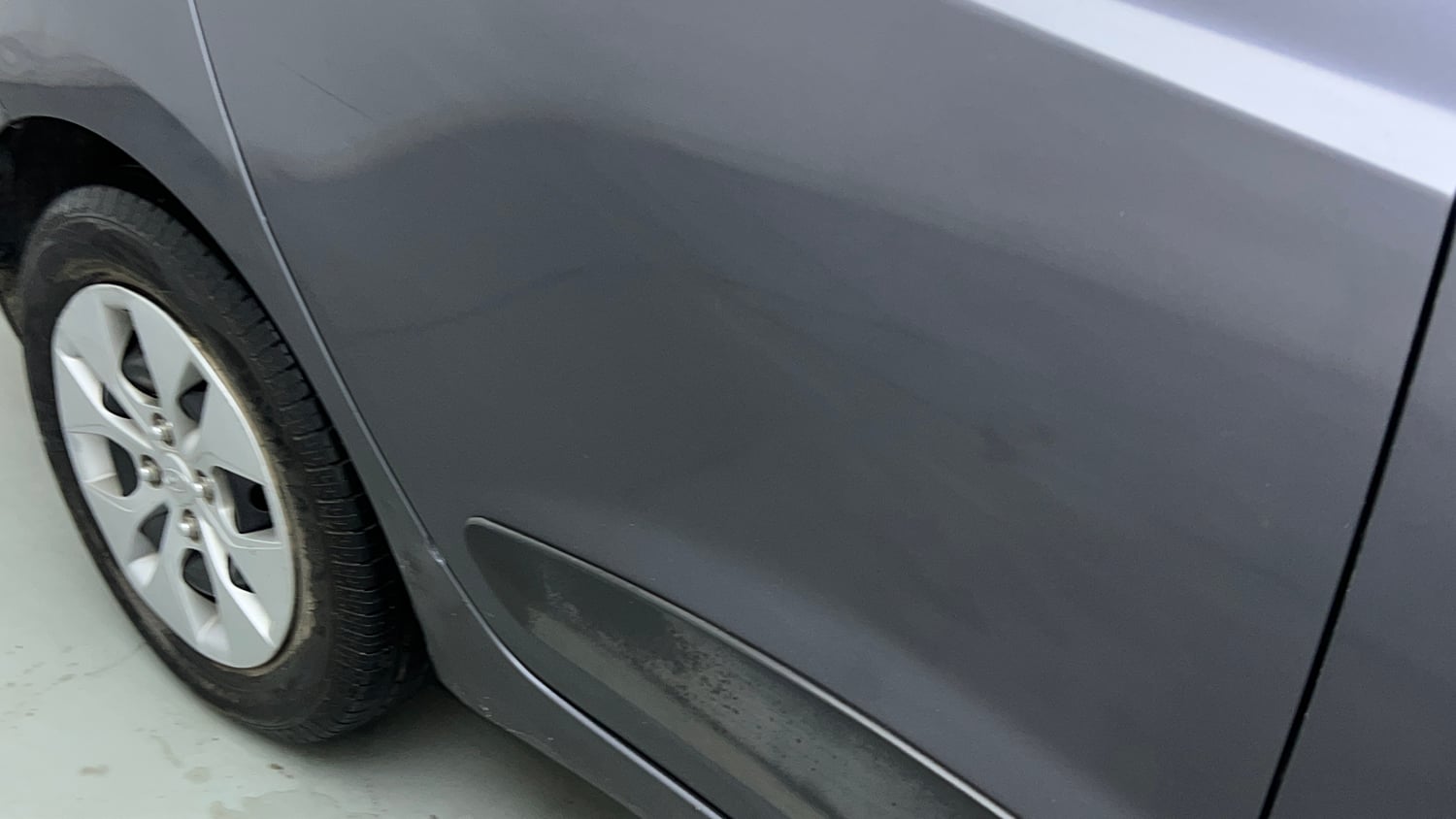 Used 2018 Hyundai Xcent E+ CNG (Outside Fitted) Cng Manual dents MINOR SCRATCH