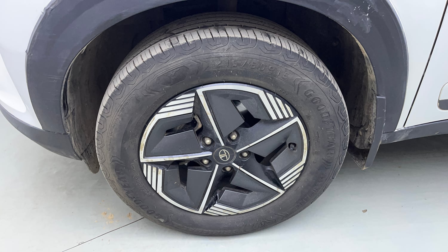 Used 2024 Tata Nexon Creative Plus 1.2 Revotron Petrol 6MT Petrol Manual tyres LEFT FRONT TYRE RIM VIEW