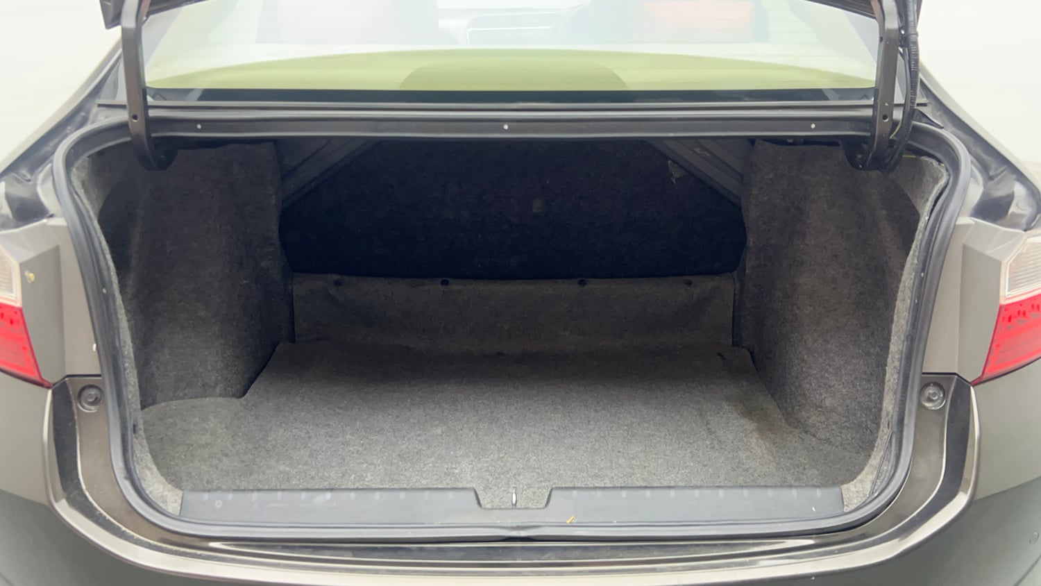 Used 2019 Honda City ZX Petrol Petrol Manual interior DICKY INSIDE VIEW