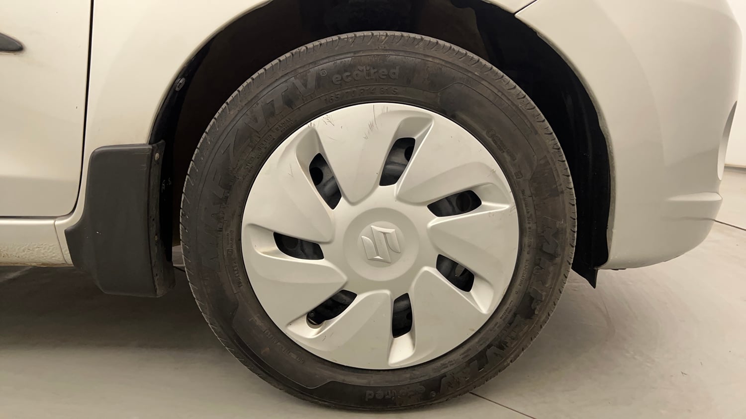 Used 2016 Maruti Suzuki Celerio VXi AMT Petrol Automatic tyres RIGHT FRONT TYRE RIM VIEW