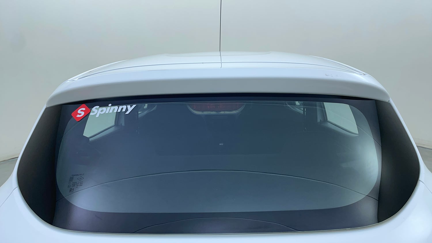 Used 2015 Renault Kwid RXT Petrol Manual exterior BACK WINDSHIELD VIEW