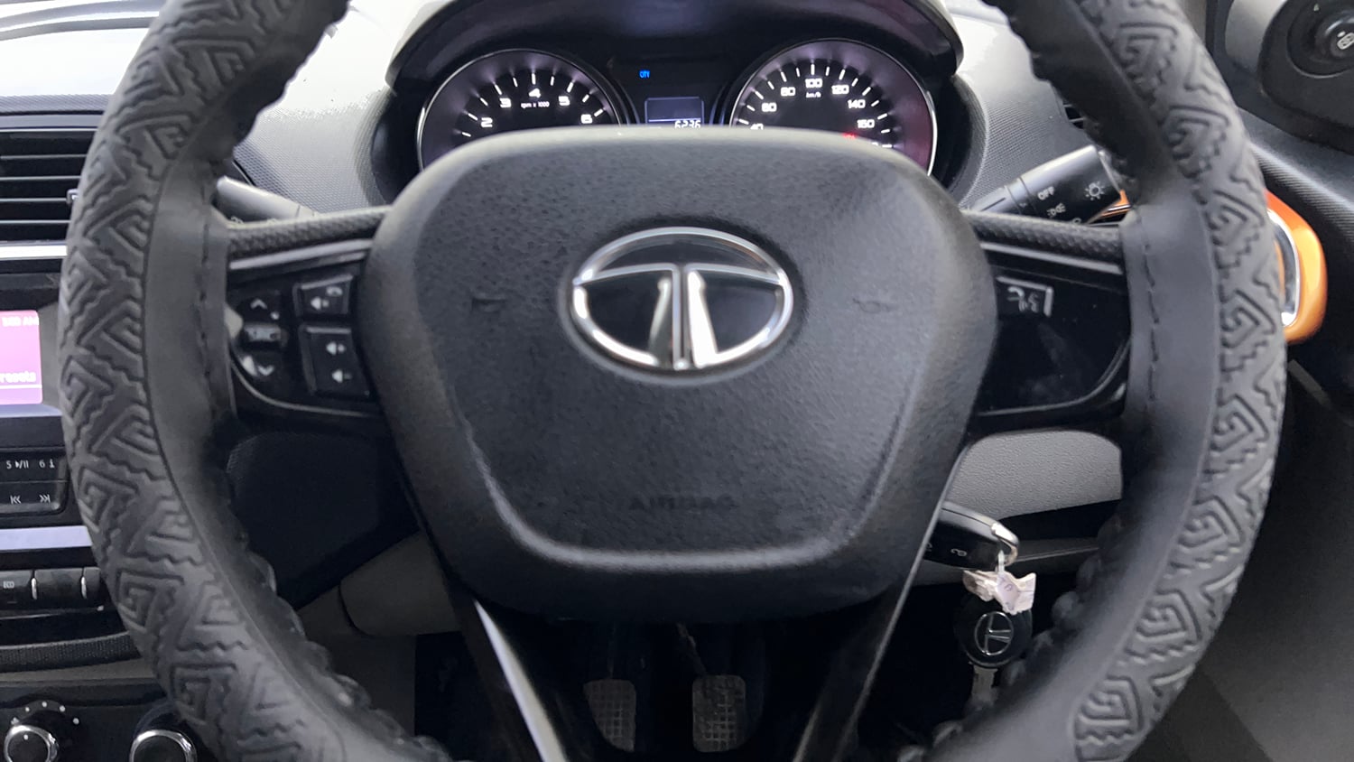 Used 2018 Tata Tiago Revotron XZ Petrol Manual top_features Airbags