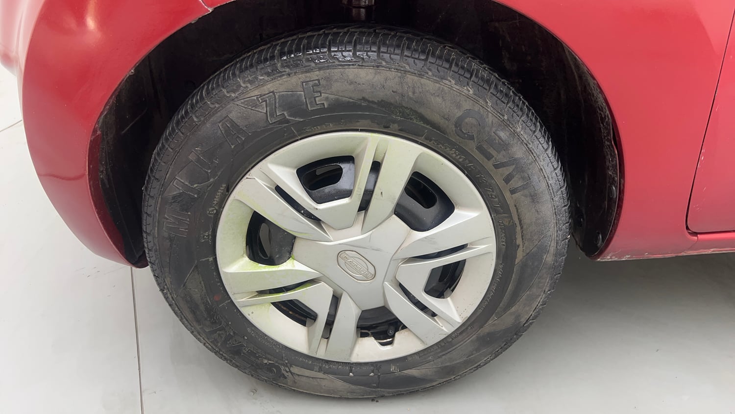 Used 2018 Datsun Redi-GO T(O) 1.0 AMT Petrol Automatic tyres LEFT FRONT TYRE RIM VIEW