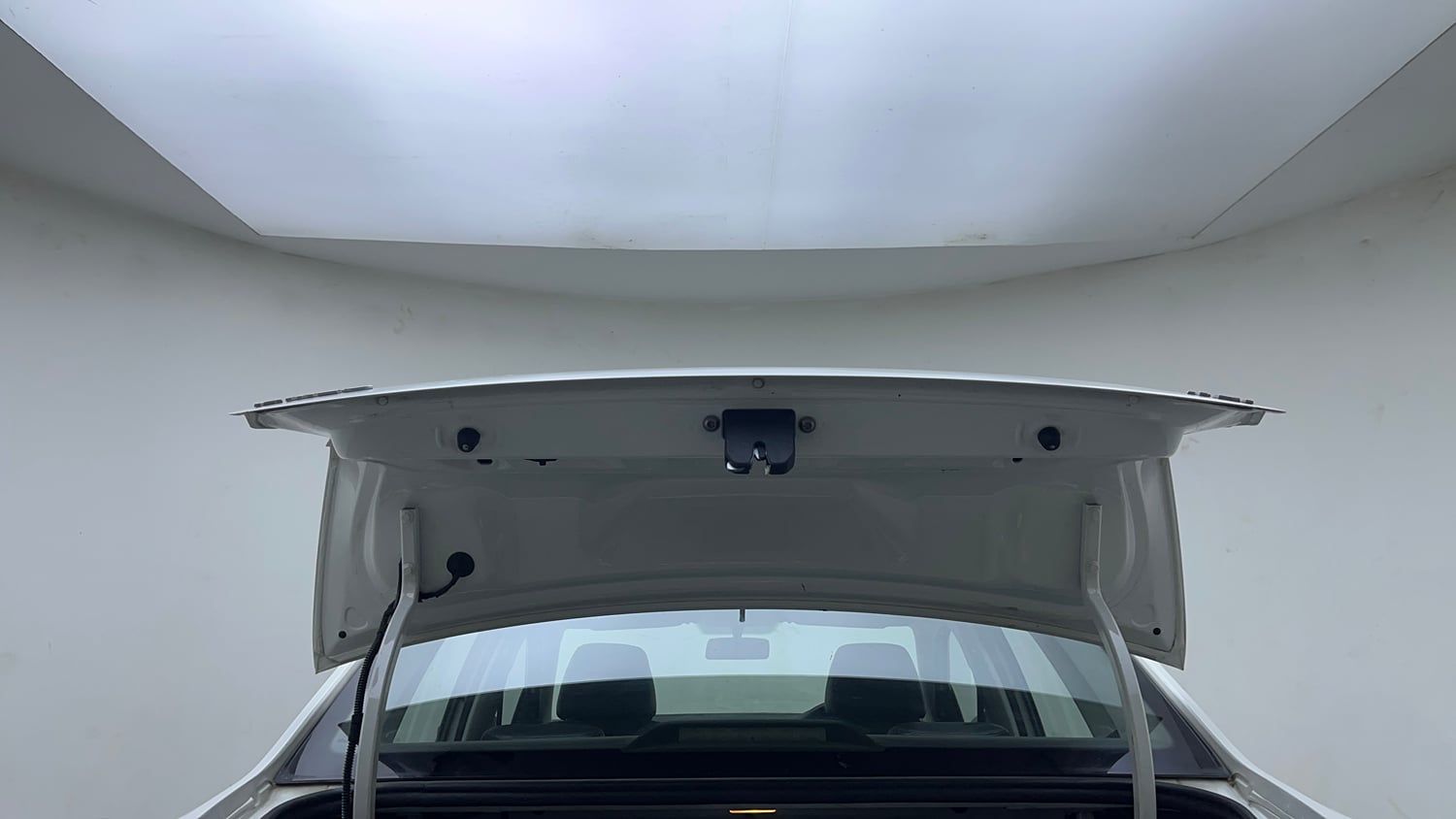 Used 2020 Volkswagen Ameo Trendline 1.5L (D) Diesel Manual interior DICKY DOOR OPEN VIEW