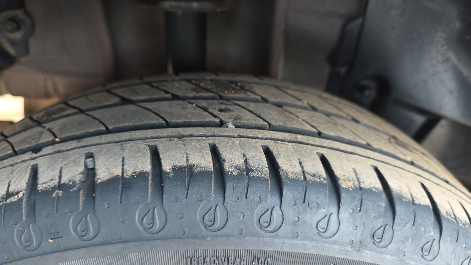 Used 2025 Tata Tigor XZA Plus iCNG Cng Automatic tyres RIGHT REAR TYRE TREAD VIEW