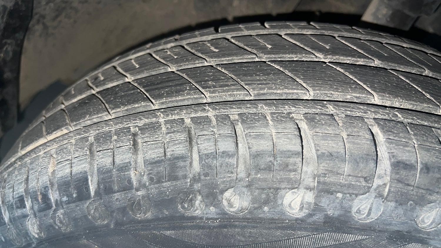 Used 2021 Renault Kwid CLIMBER 1.0 AMT Opt Petrol Automatic tyres RIGHT FRONT TYRE TREAD VIEW