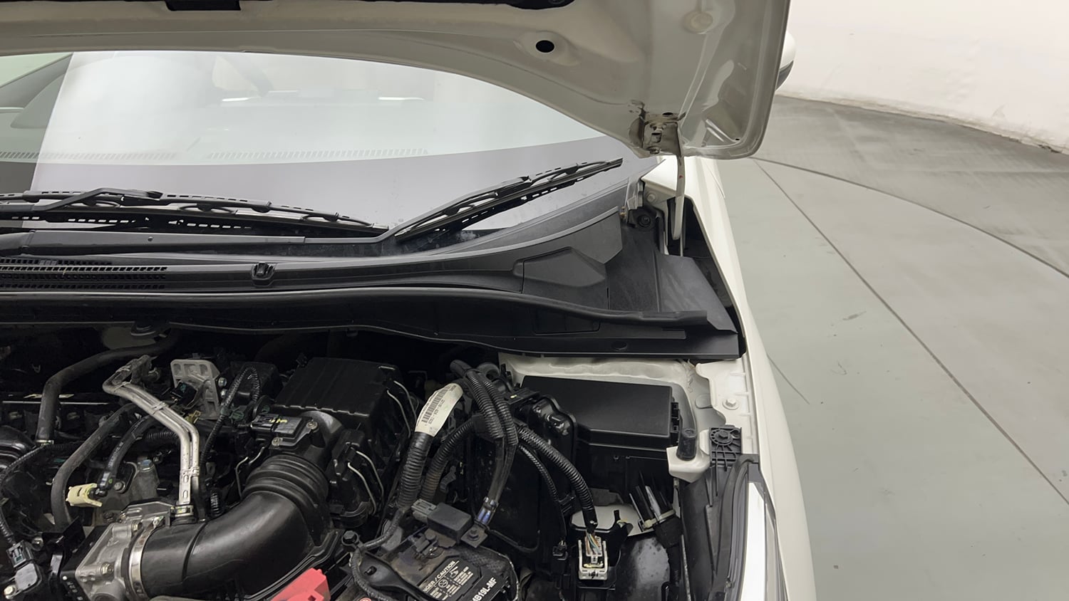 Used 2022 Honda City ZX CVT Petrol Petrol Automatic engine ENGINE LEFT SIDE HINGE & APRON VIEW